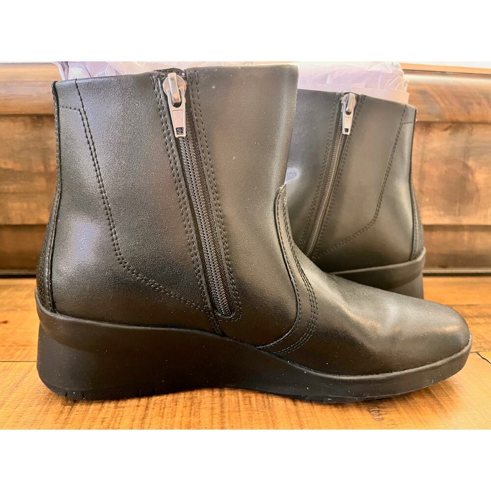 CLARKS Women's Sttyn Rae Wedge Heel Booties Black Leather Sz 9 - Picture 6 of 11